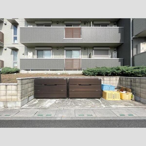 現地周辺 (ゴミステーション)