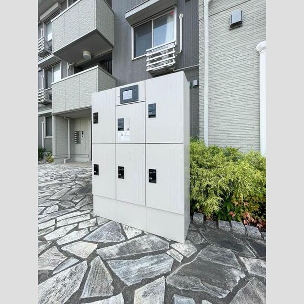 エントランス (宅配ボックス)