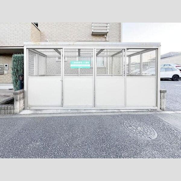 現地周辺 (ゴミステーション)