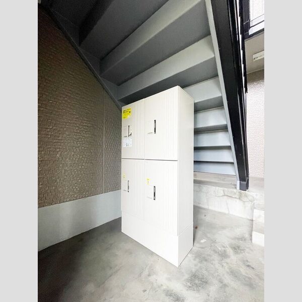 エントランス (宅配ボックス)