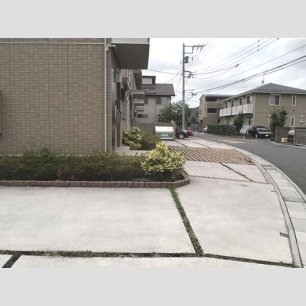 駐車場 (駐車場)