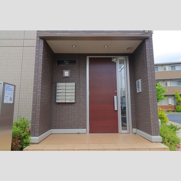 エントランス (エントランス)