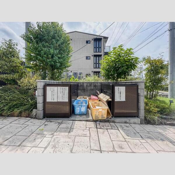 現地周辺 (ゴミステーション)