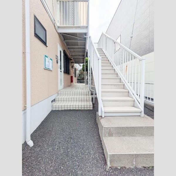 エントランス (出入口)