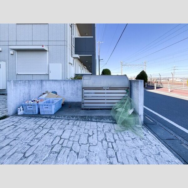 現地周辺 (ゴミステーション)