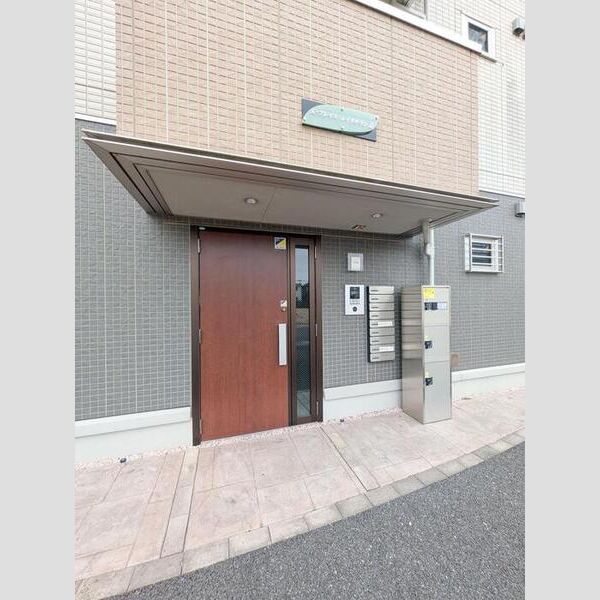 エントランス (出入口)