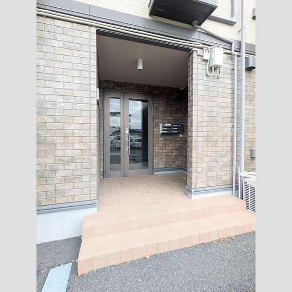 エントランス (出入口)