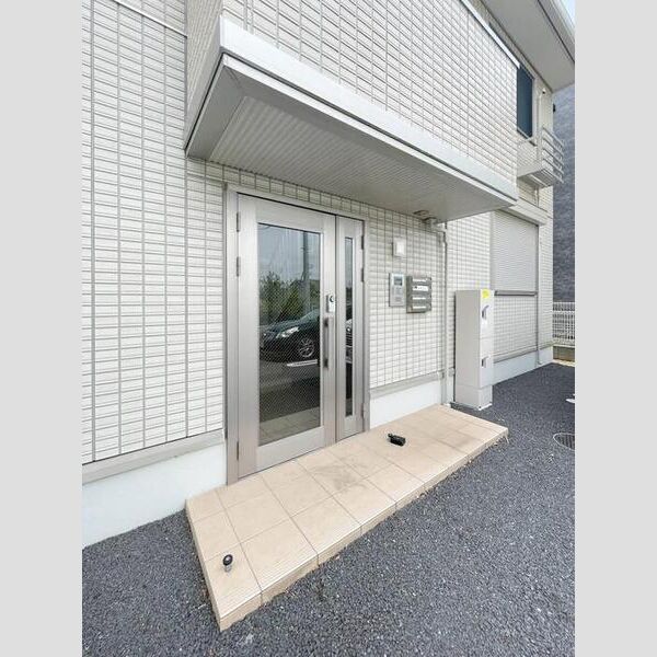 エントランス (出入口)