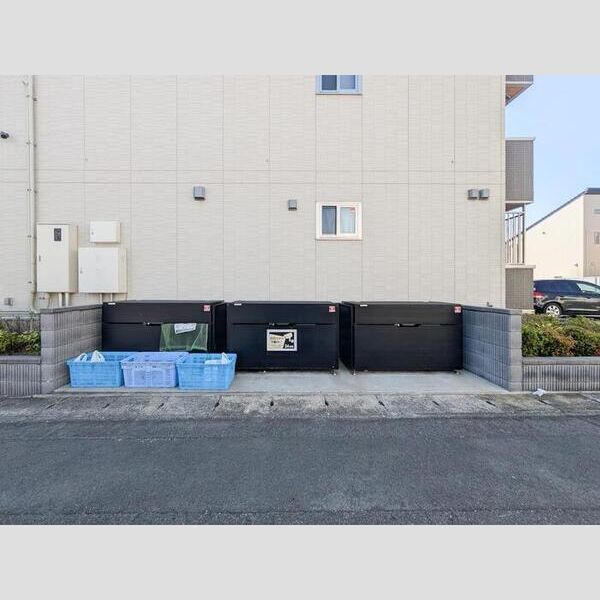現地周辺 (ゴミステーション)