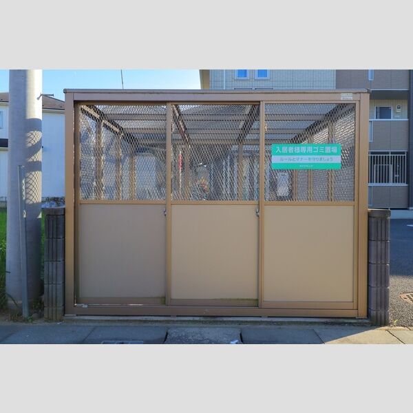 現地周辺 (ゴミステーション)