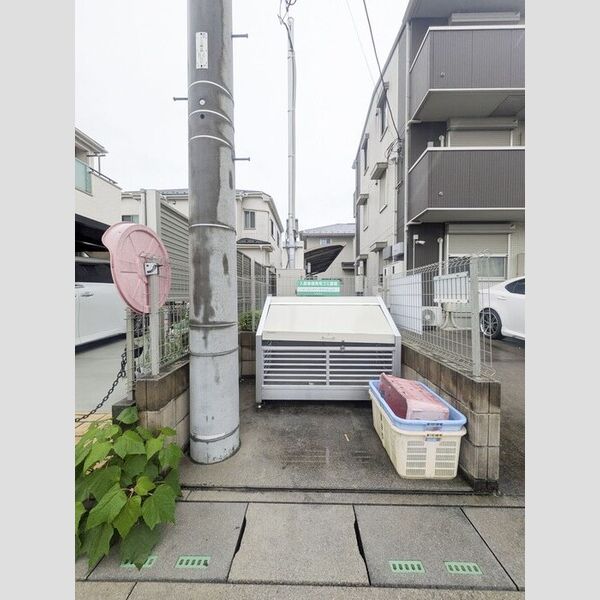 現地周辺 (ゴミステーション)
