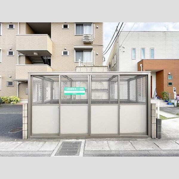 現地周辺 (ゴミステーション)