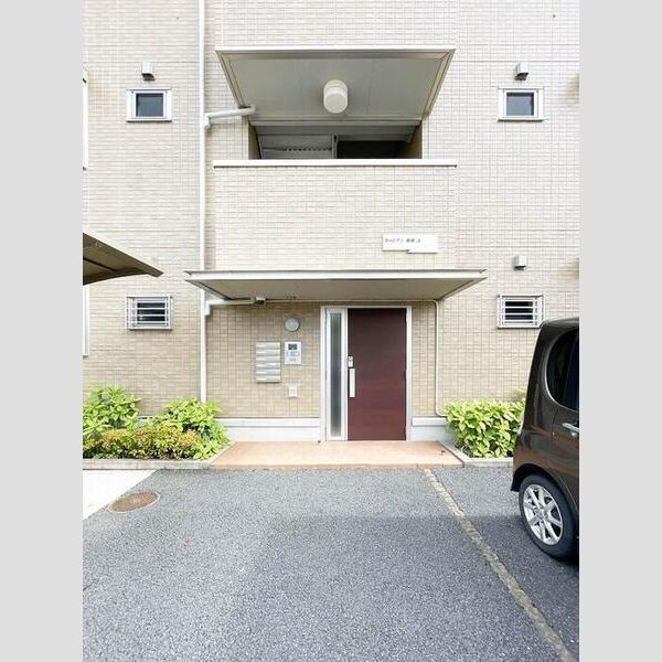 エントランス (A棟出入口)