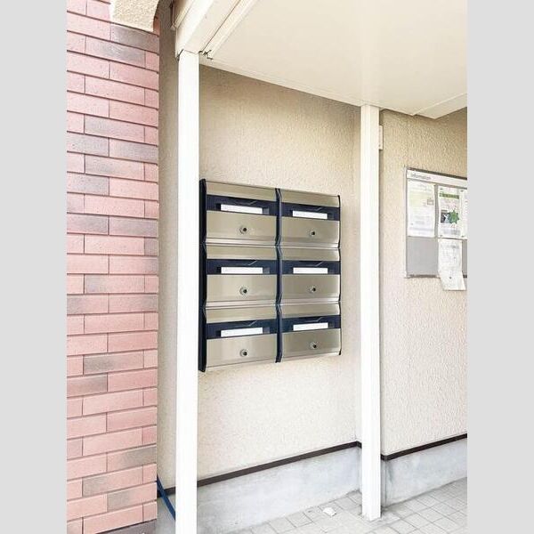 現地周辺 (B棟メールボックス)