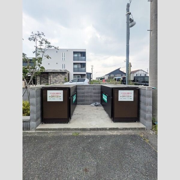 現地周辺 (ゴミステーション)