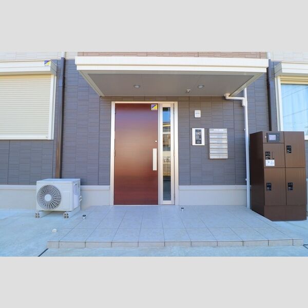 エントランス (出入口)