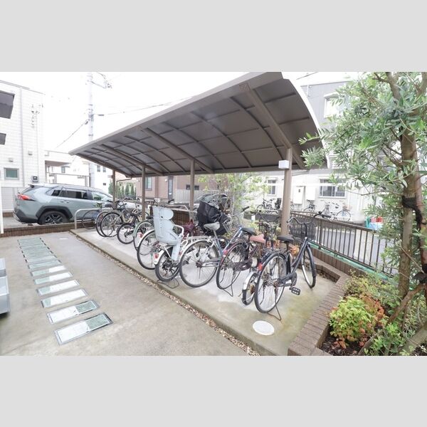 現地周辺 (駐輪場)