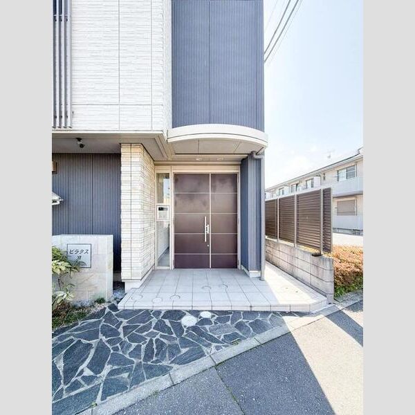 エントランス (出入口)