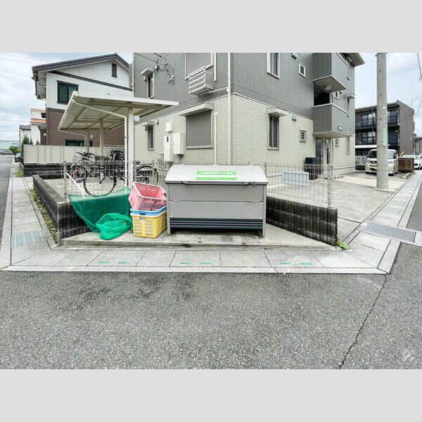 現地周辺 (ゴミステーション)