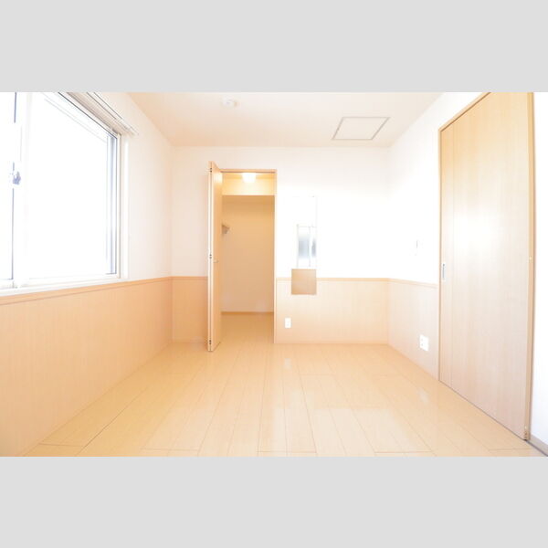 居室・リビング (サービスルーム・ウォークインクローゼット)