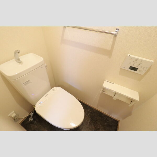 トイレ (温水洗浄暖房便座)