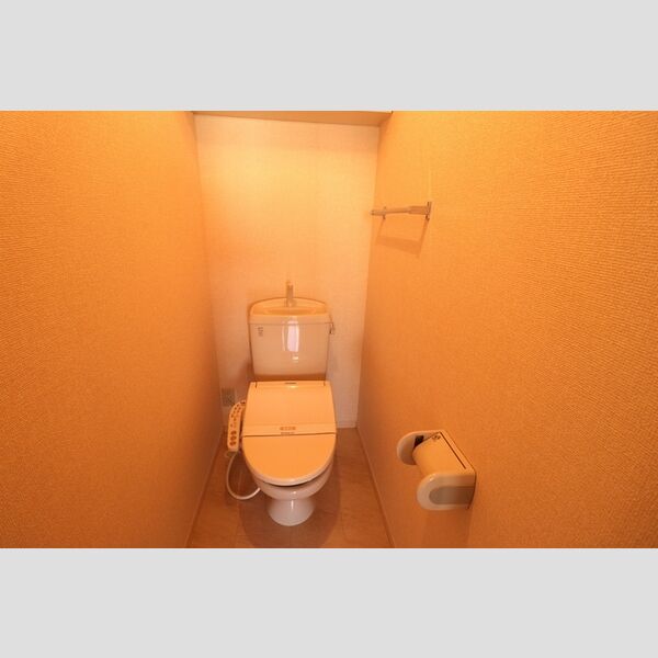 トイレ (温水洗浄便座付トイレ)