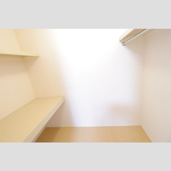 収納 (ウォークインクローゼット)