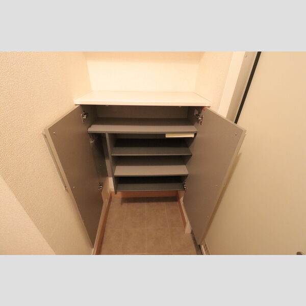 玄関 (シューズボックス)