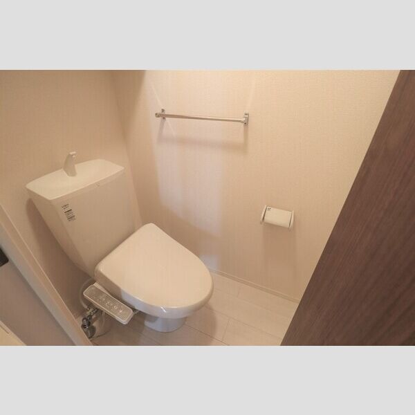 トイレ (温水洗浄暖房便座)