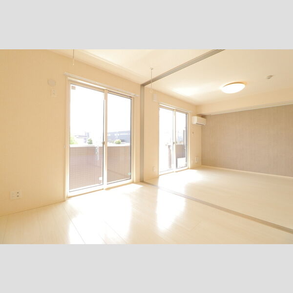 居室・リビング (洋室・リビング)