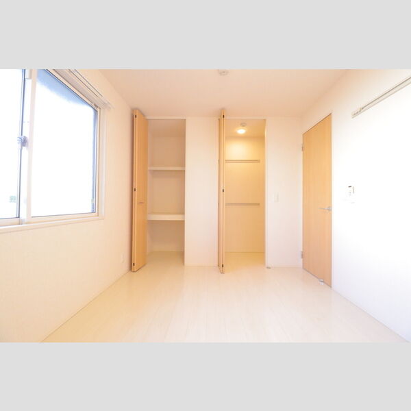 居室・リビング (洋室・クローゼット・物入)