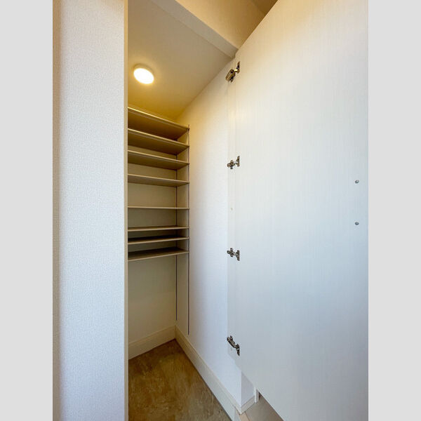 玄関 (シューズボックス)