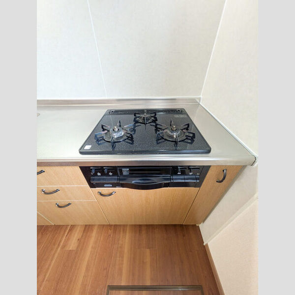 キッチン (3口コンロ・グリル)