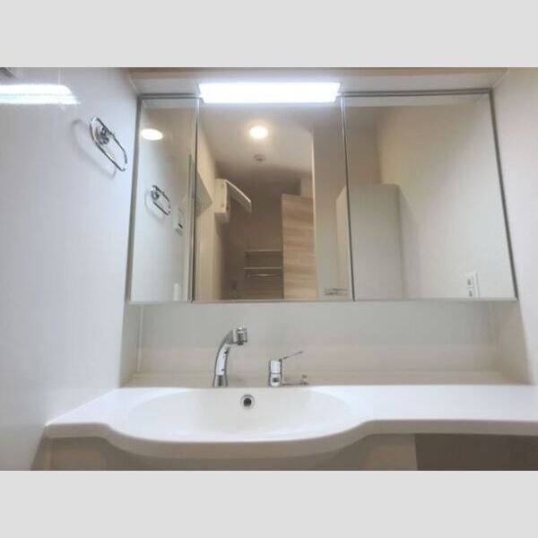 洗面所 (洗髪洗面化粧台)