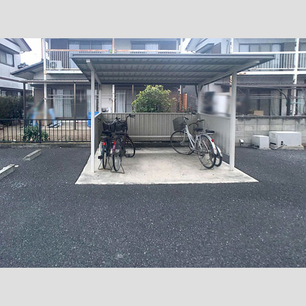 現地周辺 (駐輪場)
