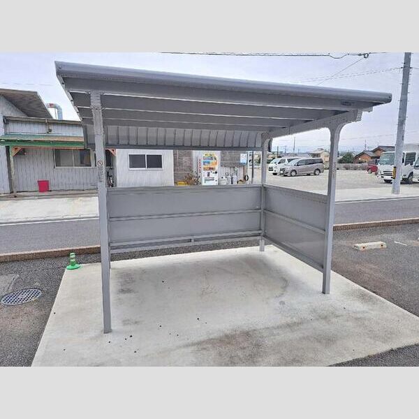 現地周辺 (駐輪場)