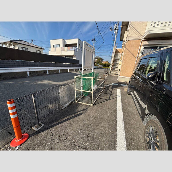 現地周辺 (ゴミ置き場)