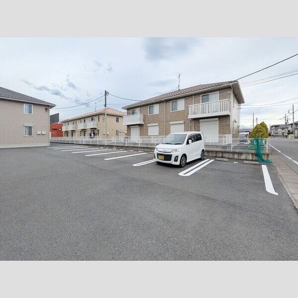 駐車場 (駐車場)