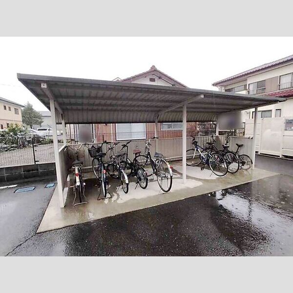 現地周辺 (駐輪場)