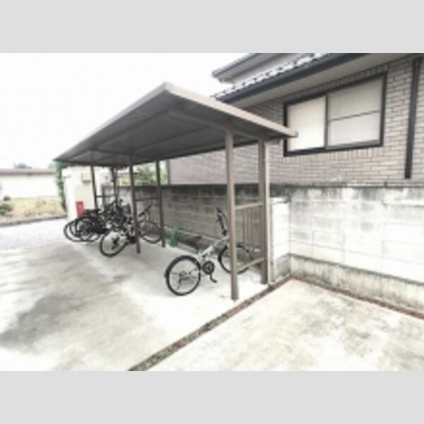 現地周辺 (駐輪場)