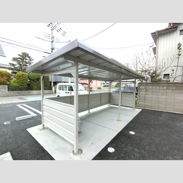 現地周辺 (駐輪場)