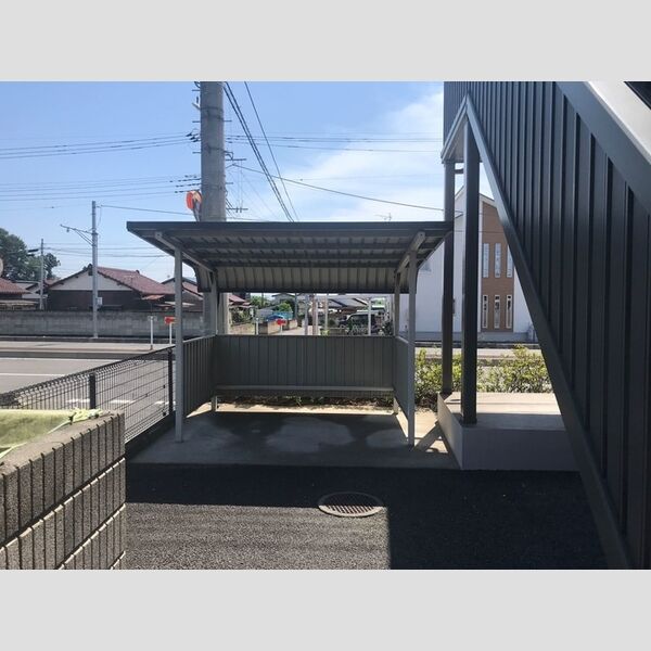 現地周辺 (駐輪場)