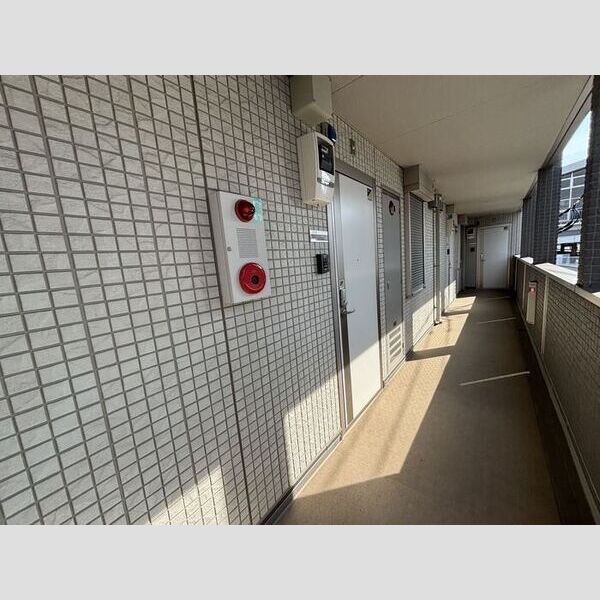 現地周辺 (ロビー)