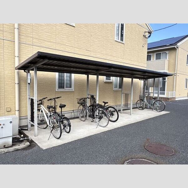 現地周辺 (駐輪場)