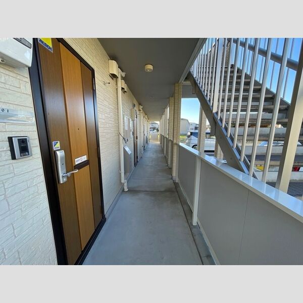 エントランス (エントランス)