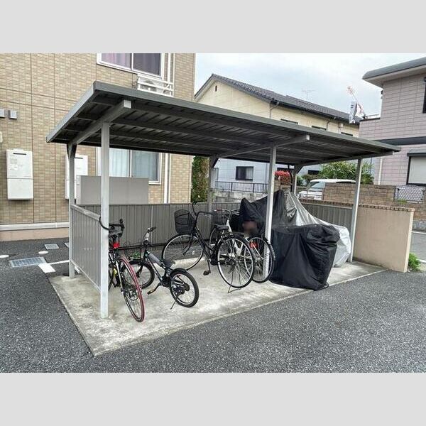 現地周辺 (駐輪場)