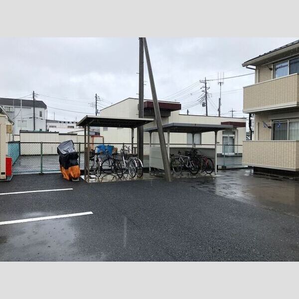 現地周辺 (駐輪場)