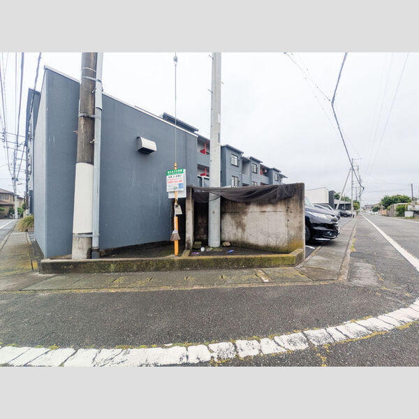 現地周辺 (ゴミ置場)