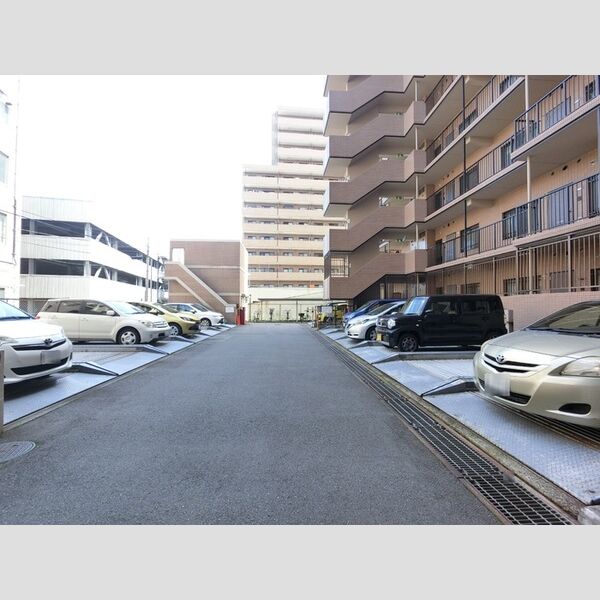 駐車場 (駐車場)