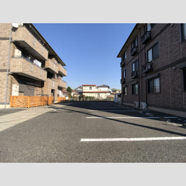 駐車場 (駐車場)